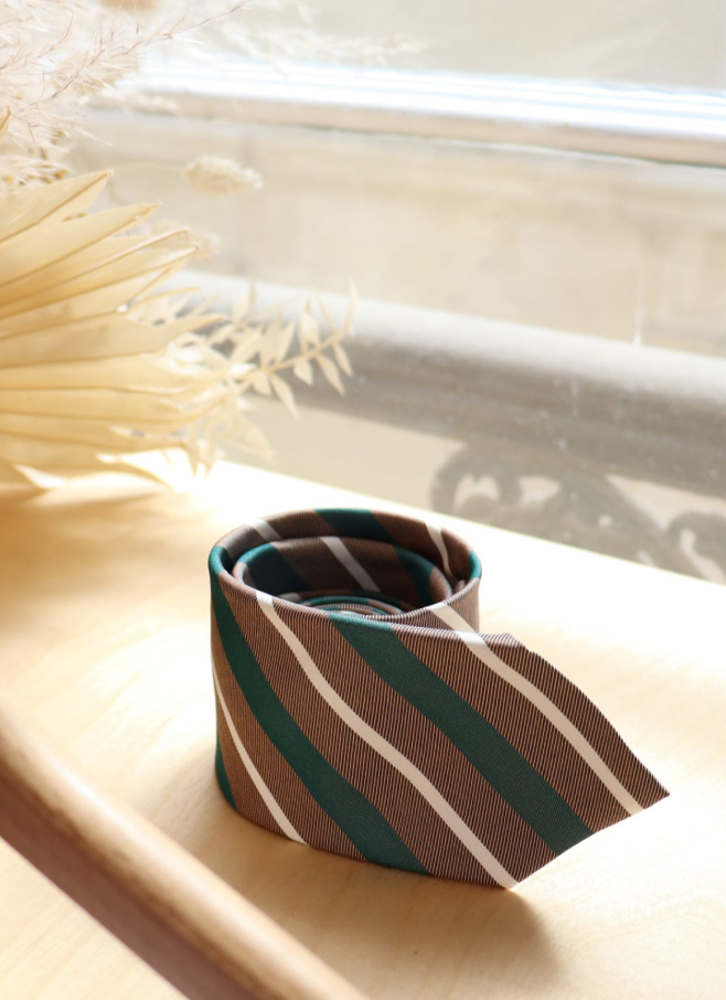Cravate Paola à rayures blanc vert marron 100% soie origine Italie